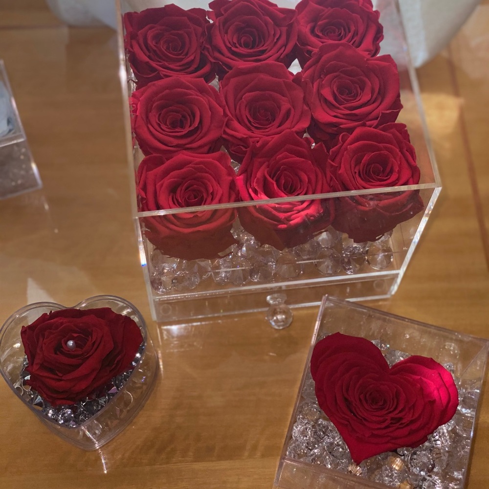 Real roses that last for years !! 🌹🌹🌹